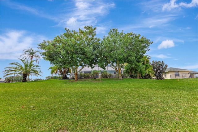 2704 SE Eagle Drive, Port St. Lucie, FL 34984