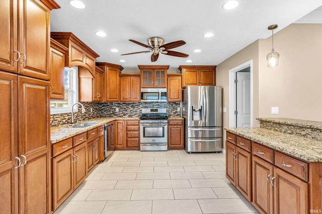 2565 Coneflower Court, Columbus, IN 47201