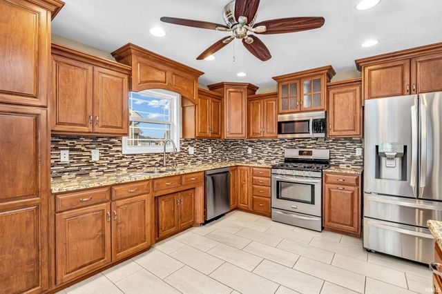 2565 Coneflower Court, Columbus, IN 47201