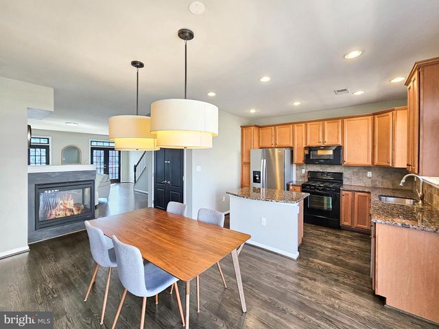 42770 HAY RD, Ashburn, VA 20147