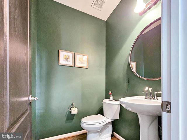 42770 HAY RD, Ashburn, VA 20147