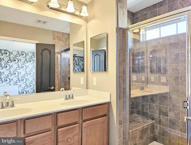 42770 HAY RD, Ashburn, VA 20147