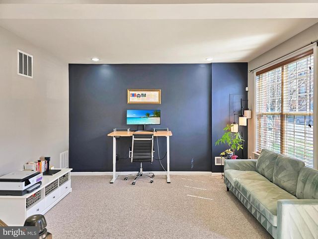 42770 HAY RD, Ashburn, VA 20147