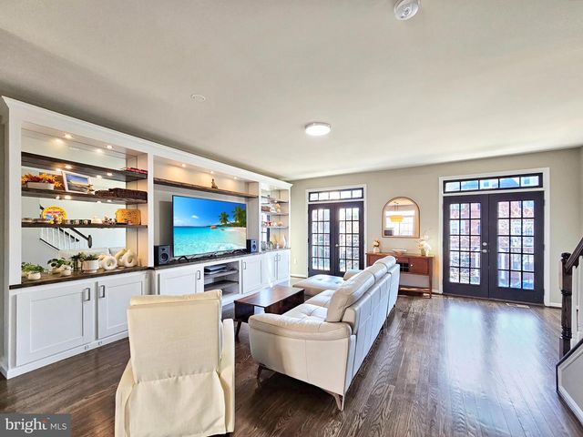 42770 HAY RD, Ashburn, VA 20147