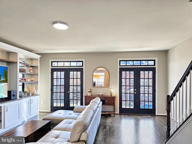 42770 HAY RD, Ashburn, VA 20147