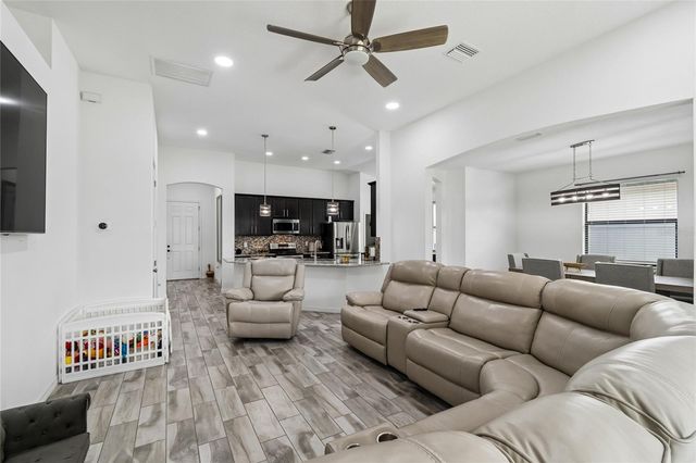 943 OLD WINDSOR WAY, Spring Hill, FL 34609