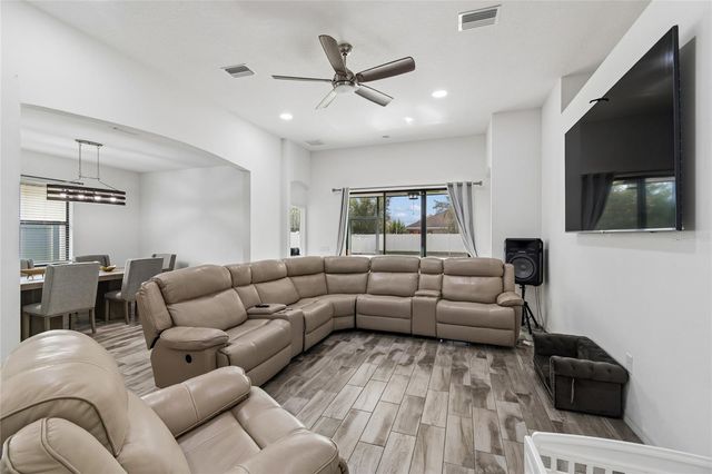 943 OLD WINDSOR WAY, Spring Hill, FL 34609
