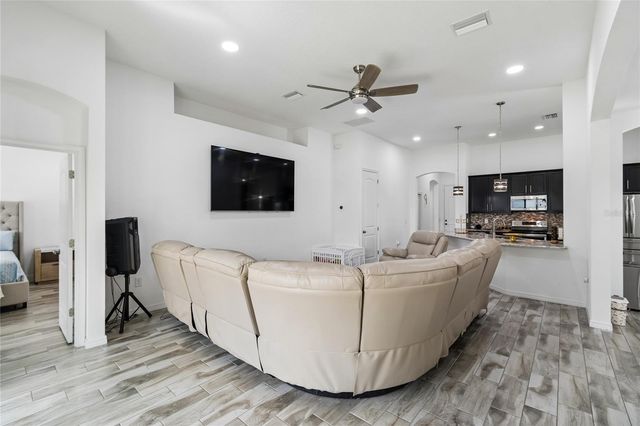 943 OLD WINDSOR WAY, Spring Hill, FL 34609