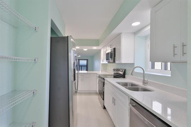 812 BAHIA DEL SOL DRIVE A, Ruskin, FL 33570