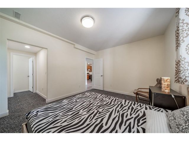 9225 W Quarles Pl, Littleton, CO 80128