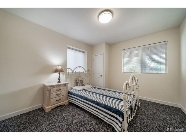 9225 W Quarles Pl, Littleton, CO 80128