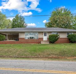 1604 North Main Street, Cassville, MO 65625