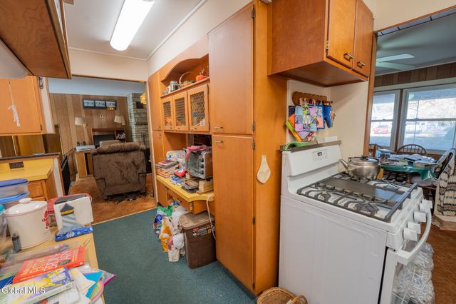 192 2nd Ave Extension, Gloversville, NY 12078