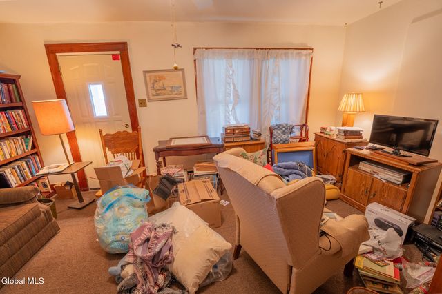 192 2nd Ave Extension, Gloversville, NY 12078