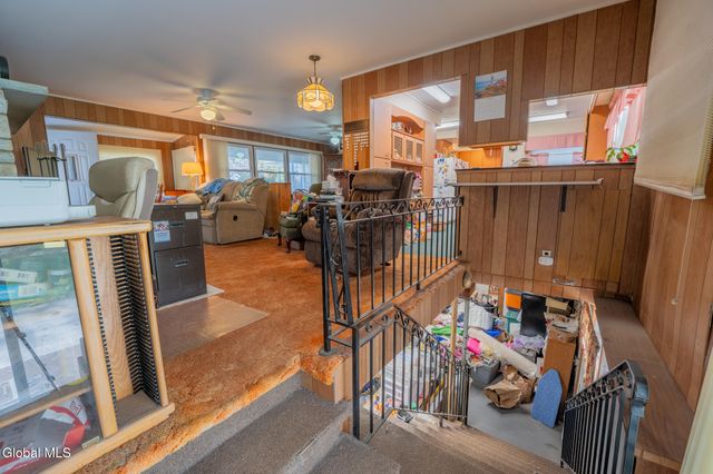 192 2nd Ave Extension, Gloversville, NY 12078