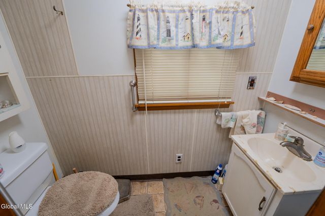 192 2nd Ave Extension, Gloversville, NY 12078