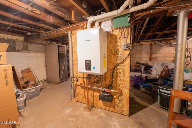 192 2nd Ave Extension, Gloversville, NY 12078