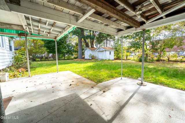 192 2nd Ave Extension, Gloversville, NY 12078