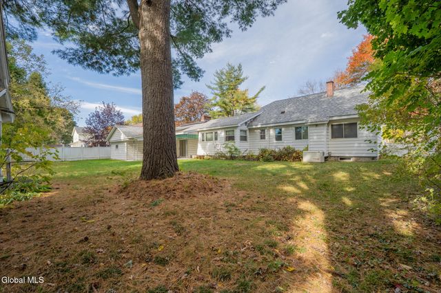 192 2nd Ave Extension, Gloversville, NY 12078