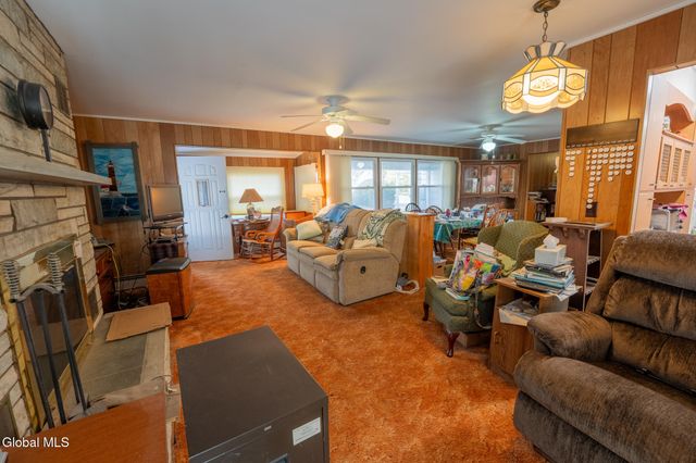 192 2nd Ave Extension, Gloversville, NY 12078