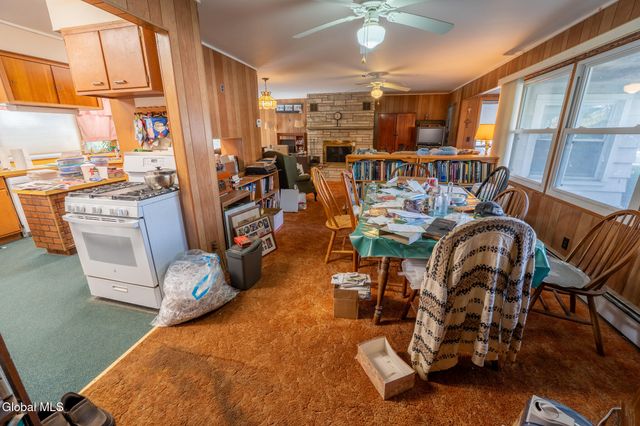 192 2nd Ave Extension, Gloversville, NY 12078