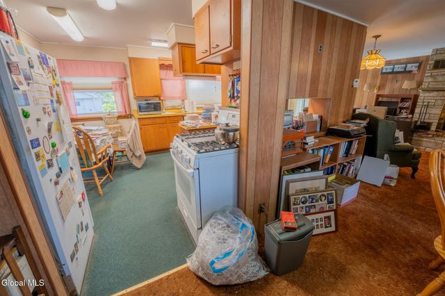 192 2nd Ave Extension, Gloversville, NY 12078