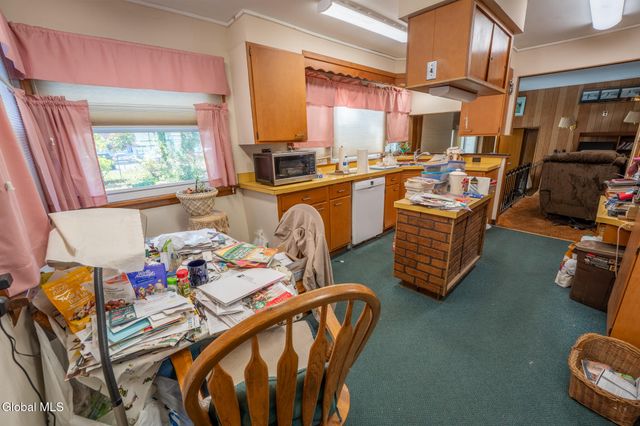 192 2nd Ave Extension, Gloversville, NY 12078