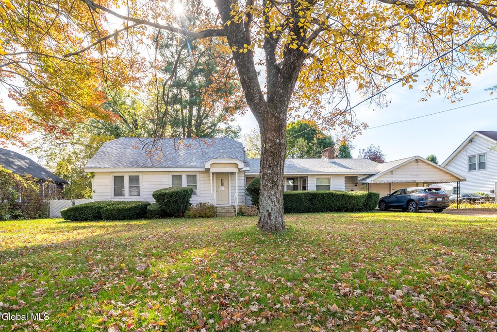 192 2nd Ave Extension, Gloversville, NY 12078