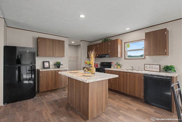 189 Shady Springs Drive, Runaway Bay, TX 76246