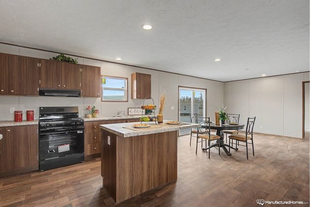 189 Shady Springs Drive, Runaway Bay, TX 76246