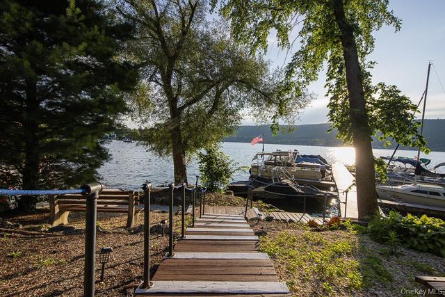 56 Bluff Avenue, Greenwood Lake, NY 10925