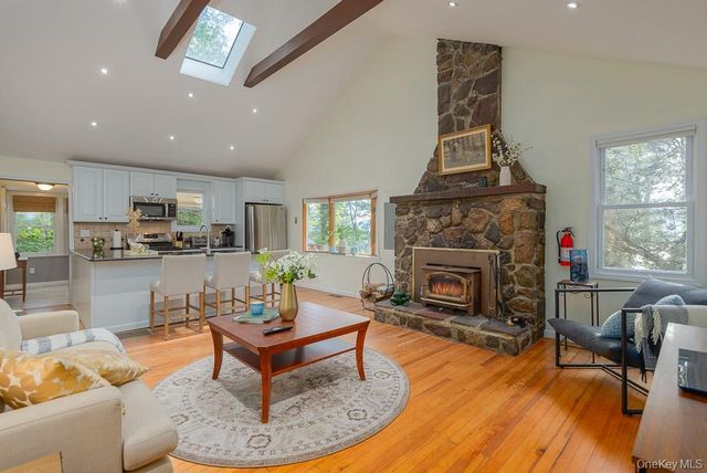 56 Bluff Avenue, Greenwood Lake, NY 10925