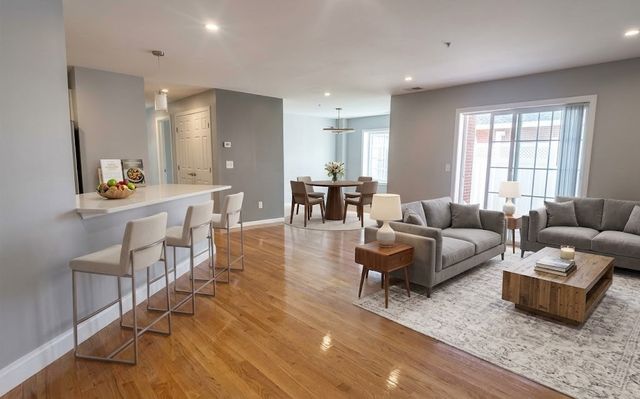 7 Conant 19, Winchester, MA 01890