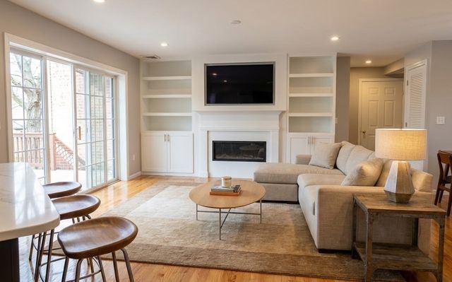 7 Conant 19, Winchester, MA 01890