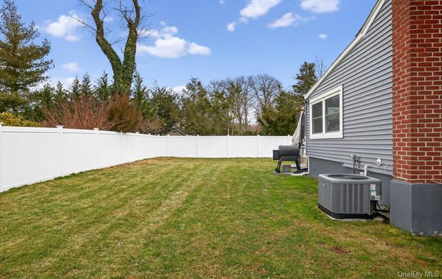 175 Evergreen Avenue, Smithtown, NY 11787