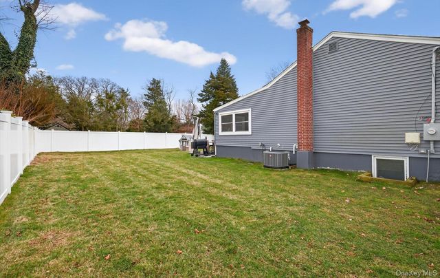 175 Evergreen Avenue, Smithtown, NY 11787