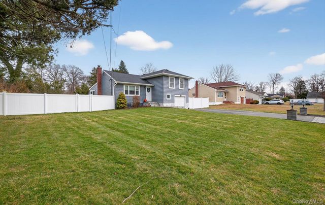 175 Evergreen Avenue, Smithtown, NY 11787