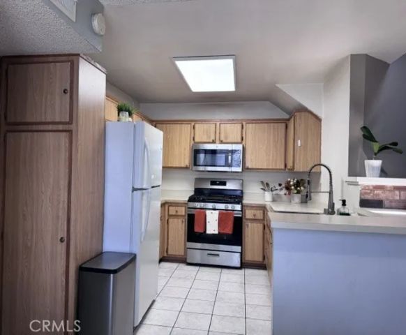 964 W Arrow A, Upland, CA 91786