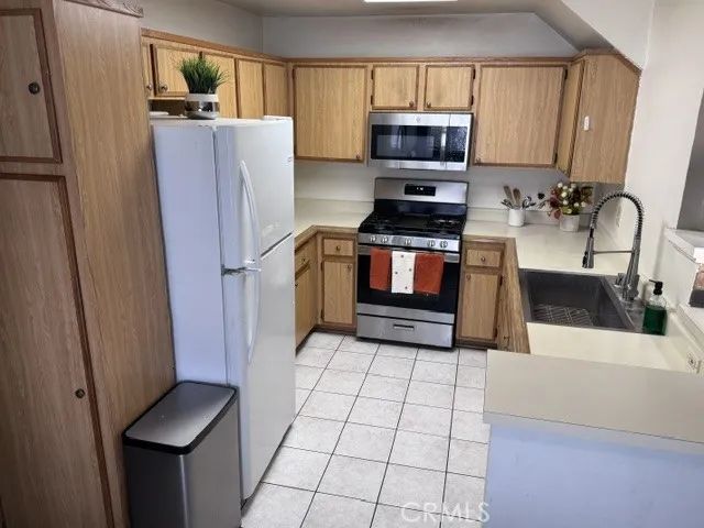 964 W Arrow A, Upland, CA 91786