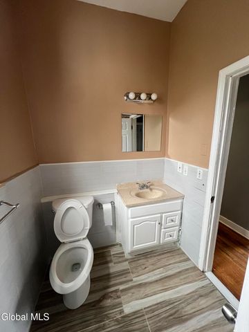 613 Clinton Avenue 2R, Albany, NY 12206