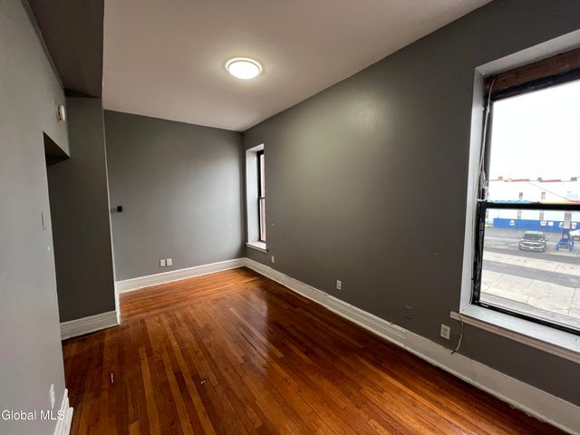 613 Clinton Avenue 2R, Albany, NY 12206