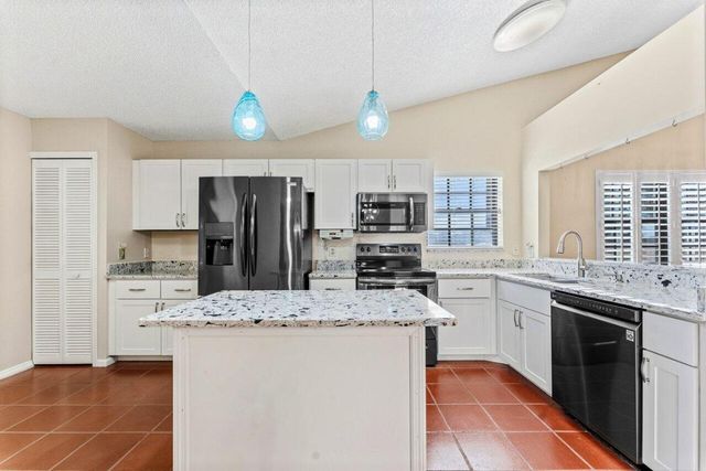 8262 Mooring Circle, Boynton Beach, FL 33472