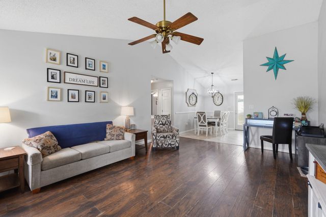 815 Esther Ct., Conway, SC 29526