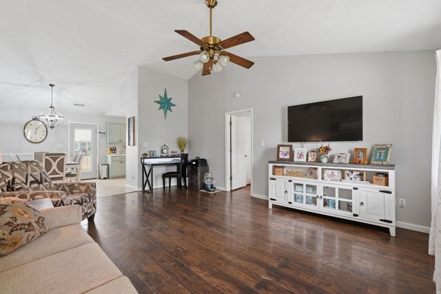 815 Esther Ct., Conway, SC 29526