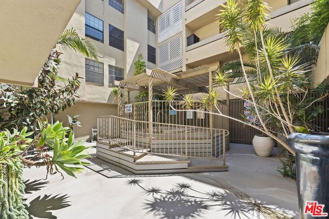 750 N Kings Road 118, West Hollywood, CA 90069