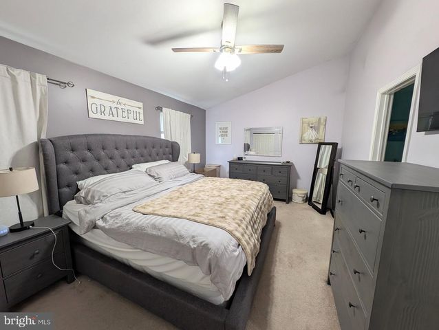 552 APPLEWOOD CT, Upper Chichester, PA 19014