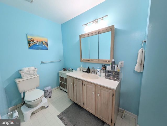 552 APPLEWOOD CT, Upper Chichester, PA 19014