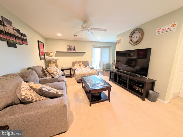 552 APPLEWOOD CT, Upper Chichester, PA 19014