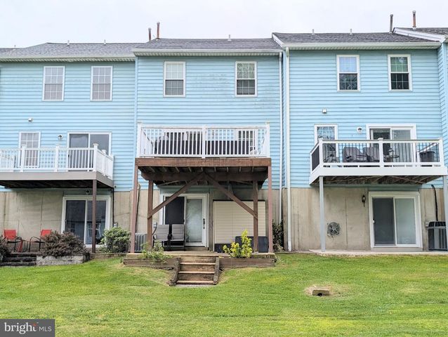 552 APPLEWOOD CT, Upper Chichester, PA 19014