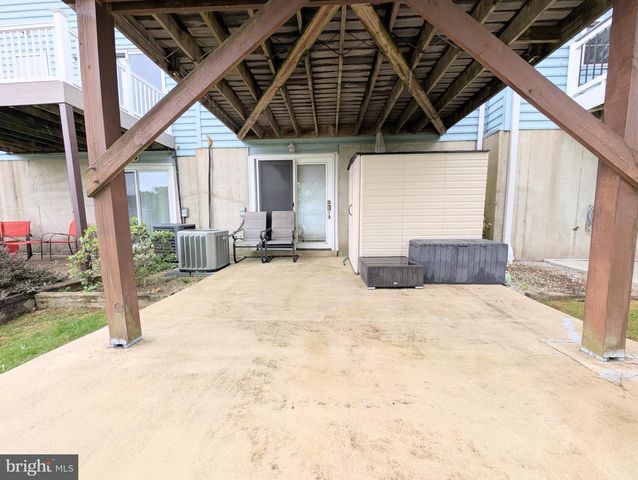 552 APPLEWOOD CT, Upper Chichester, PA 19014